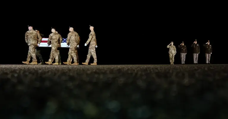 ইরানের সঙ্গে যুদ্ধে ৩০০-রও বেশি মার্কিন সেনা আহত